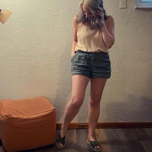 Level 99 laird linen drawstring shorts olive military green